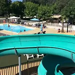 مكان تخييم Tente Avec Terrasse - 2 Pers. - Api-1-52-2040